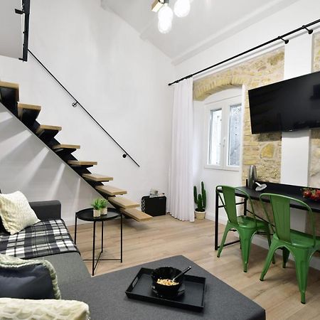 Queen 4 Apartment In The Heart Of The Corfu Historical Old Town Center Exterior foto